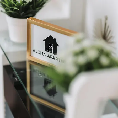 Alina Apartman *